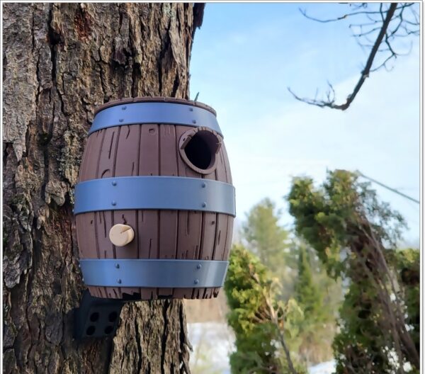 001 Tønne Fuglehus – Håndlaget og detaljert vintønne-design