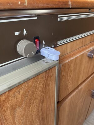 Automatisk lås for Electrolux kjøleskap